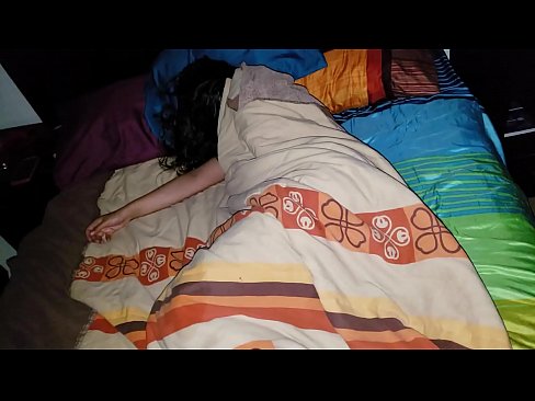 ❤️ Fillastro reprendendo á súa nova madrasta mentres ela dorme. ☑ Porno na pornografía gl.online4sex.ru ️❤